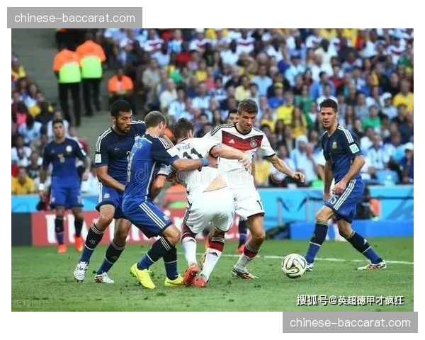 社论：德甲联赛引入半自动越位识别技术的时间表再次被推迟引发讨论