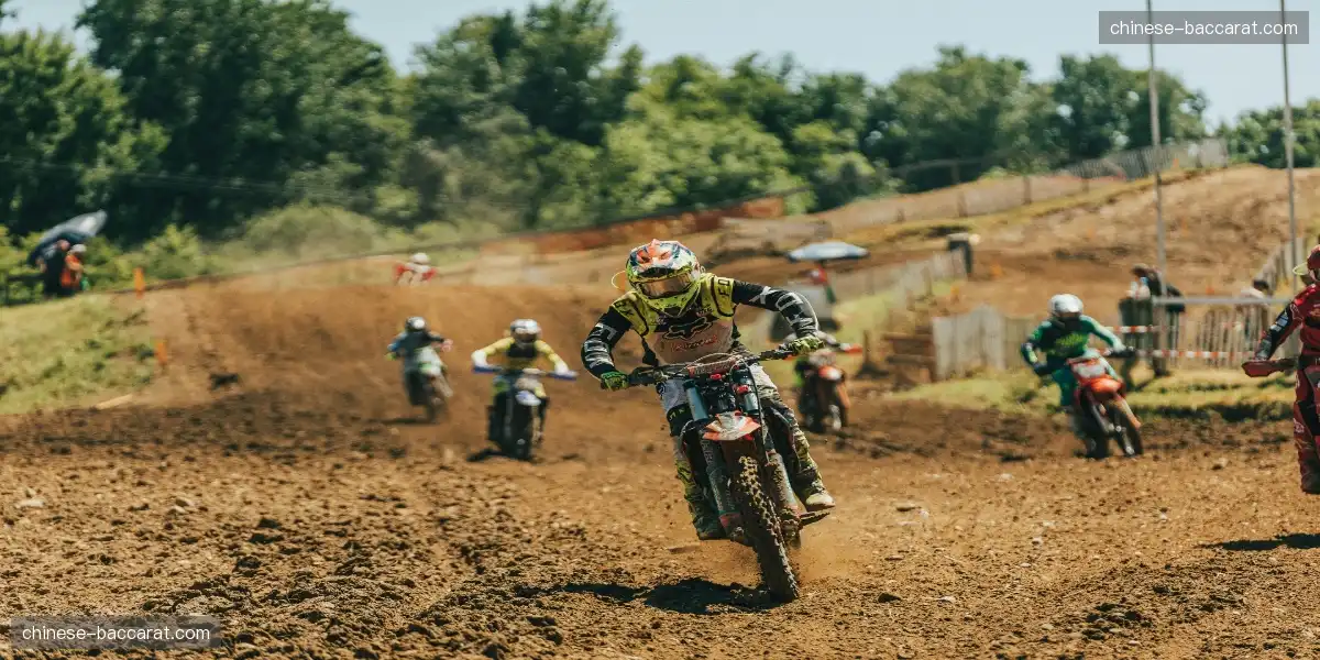 🔥 大雪中门将戴毛线帽比赛，可爱与实力并存，热血即刻引爆！🧶